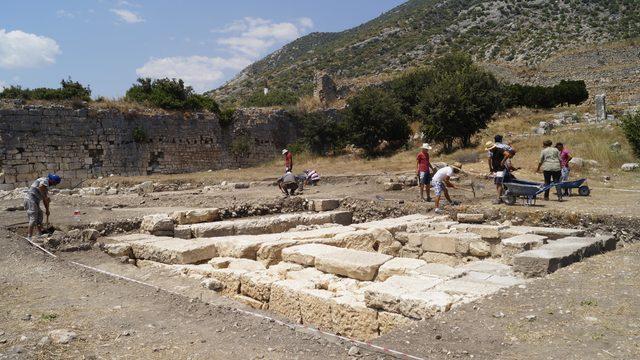 Limyra Antik Kenti'nde 50. yıl kazıları