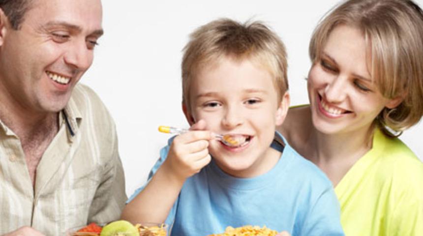 Sporcu &Ccedil;ocuklara &Ouml;zel Beslenme