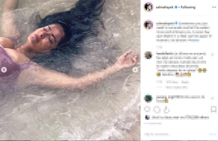 Salma Hayek, kendini dalgaların kucağına bıraktı G3