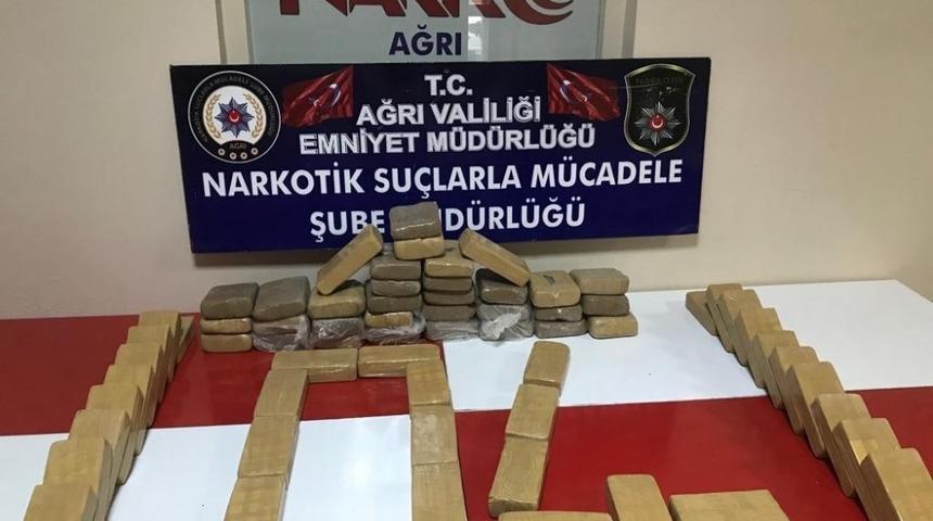 Ağrı&rsquo;da 35 kilogram eroin ele ge&ccedil;irildi