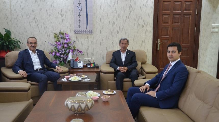 Ordu Valisi Yavuz, G&uuml;ny&uuml;z&uuml; Belediye Başkanı Durgut&rsquo; u ziyaret etti