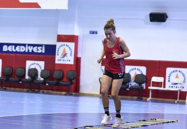 Kadın hentbol takımının hedefi Fuar Kupası 2