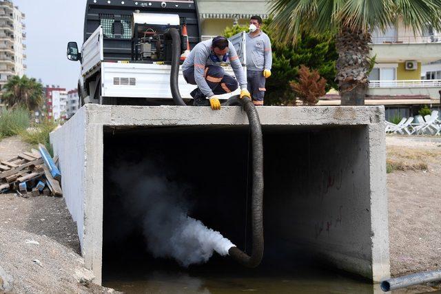 Mersin’de ilaçlama çalışmaları sürüyor