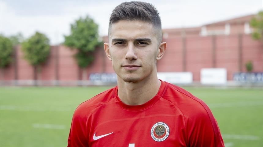 Berat Ayberk Özdemir: Avrupa'da oynamaya hazırım