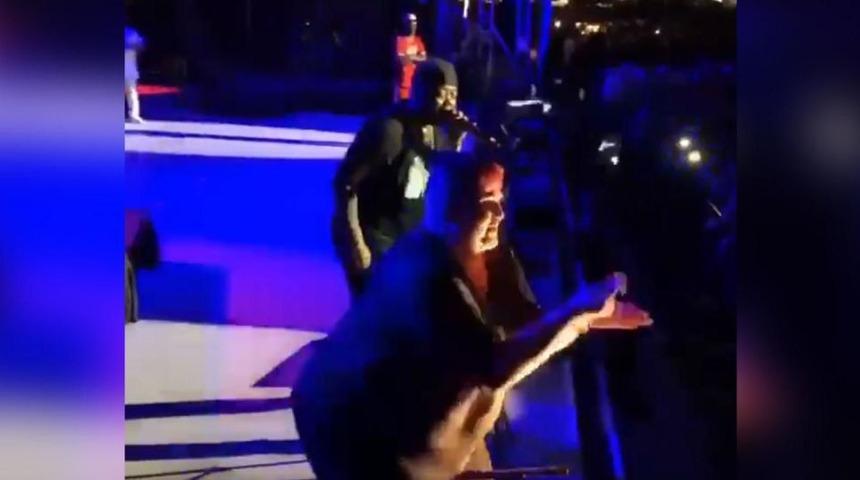 'D&uuml;nyanın en hızlı rap&ccedil;isinin' şarkısını aynı hızda &ccedil;evirdi