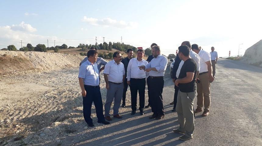 M&uuml;d&uuml;r Aşık, il&ccedil;e yollarında devam eden &ccedil;alışmalar incelendi