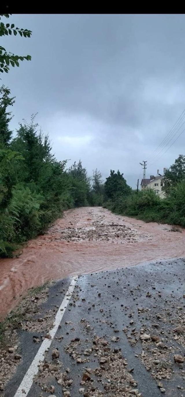 Bartın’da yağmur taşkına neden oldu