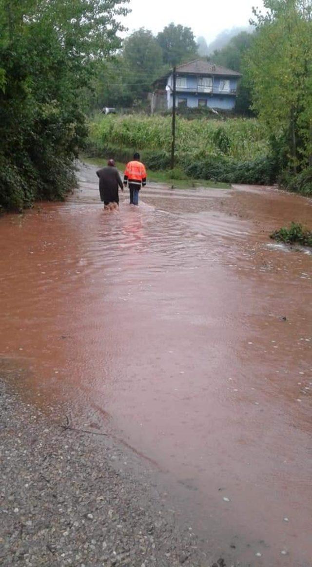 Bartın’da yağmur taşkına neden oldu