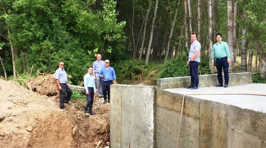 K&ouml;yl&uuml;ler kendi k&ouml;pr&uuml;lerini kendileri yaptı