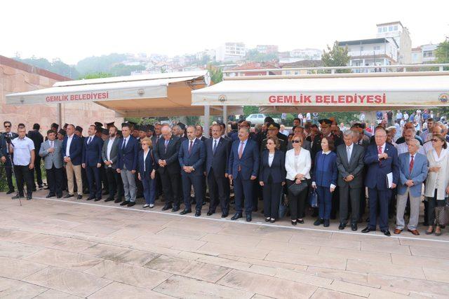 Celal Bayar, vefatının 33. yılında mezarı başında anıldı 4