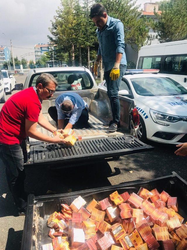 Aile süsü veren kaçakçılar polisten kaçamadı