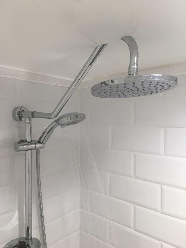 crappy-shower-bathtub-designs-1-5d5baae595451__700