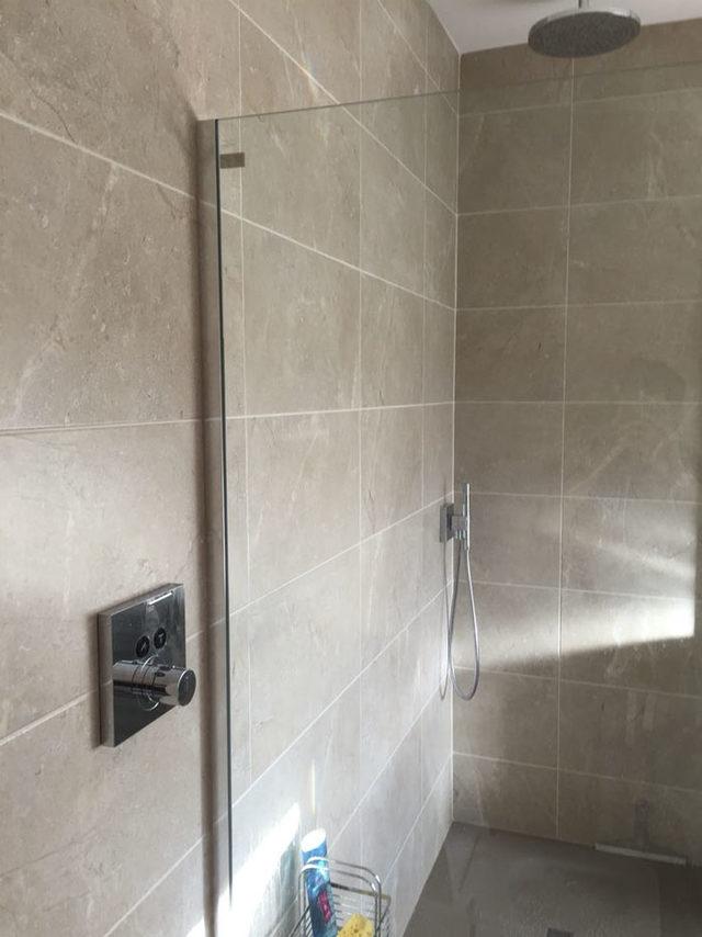 crappy-shower-bathtub-designs-2-5d5baae7cb48d__700