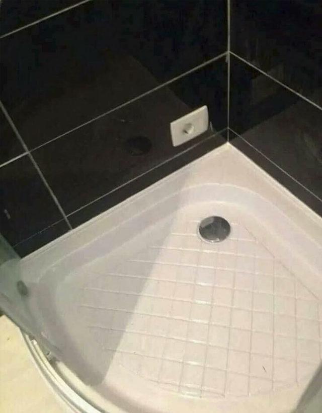 crappy-shower-bathtub-designs-23-5d5bd658a55d1__700