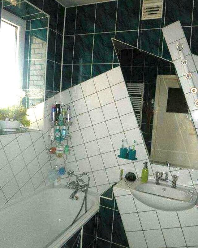 crappy-shower-bathtub-designs-85-5d5c043eda88c__700