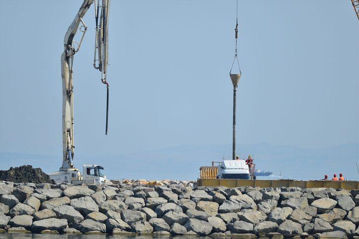 'Simgelerin köprüsü'nde kule blokları yükseliyor G3