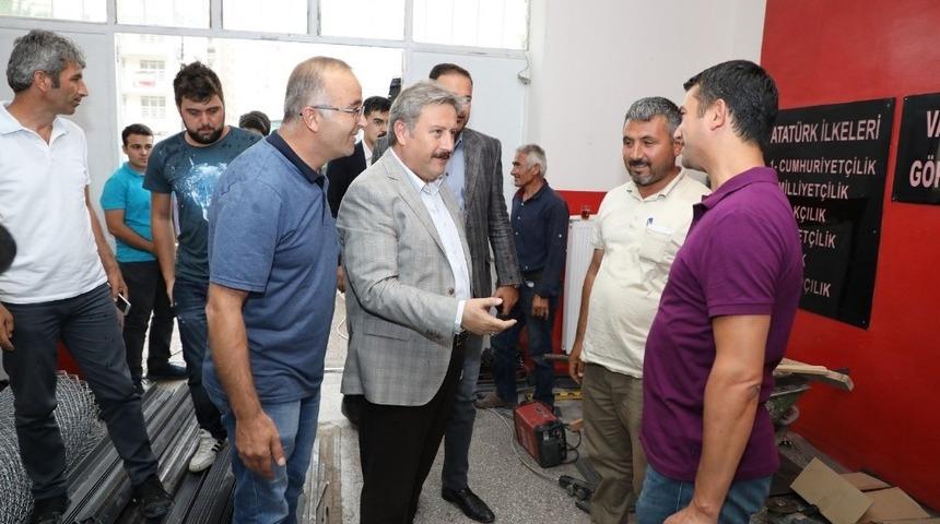 Melikgazi Belediyesi okullarda bakım onarım çalışması başlattı