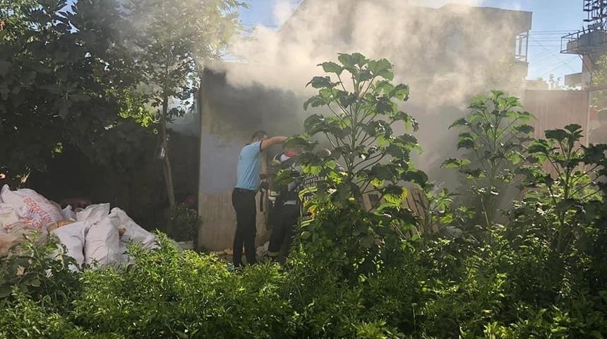 Odunlukta &ccedil;ıkan yangın korkuttu