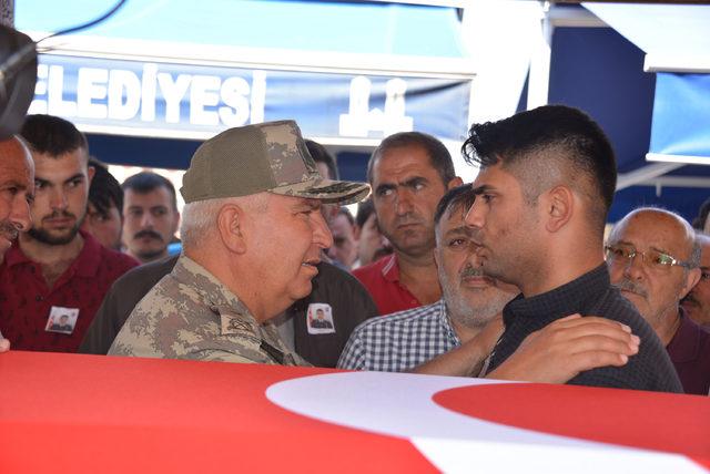 Şehit Uzman Çavuş, Erzurum'da gözyaşları ve dualarla uğurlandı