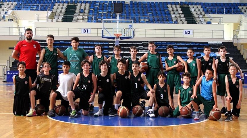Basketbol altyapı &ouml;ğrencileri &ccedil;alışmalarına başladı