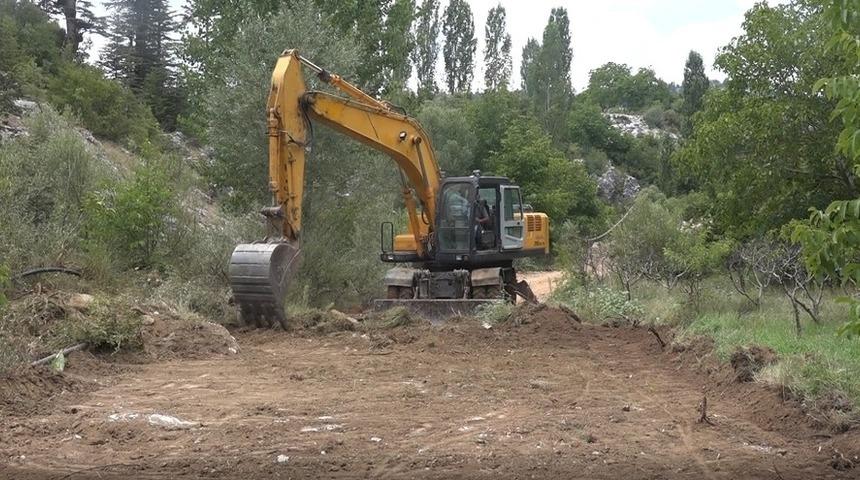 Erdemli&rsquo;de yeni yol &ccedil;alışmaları s&uuml;r&uuml;yor