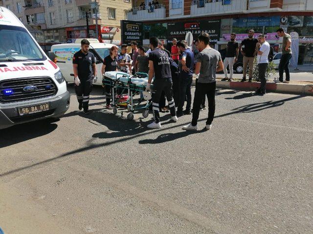 Siirt’te otomobilin çarptığı kadın yaralandı