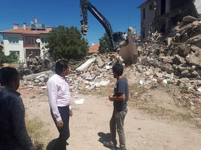 Gülşehir’de deprem dayanıklılık testini geçemeyen motel binası yıkıldı