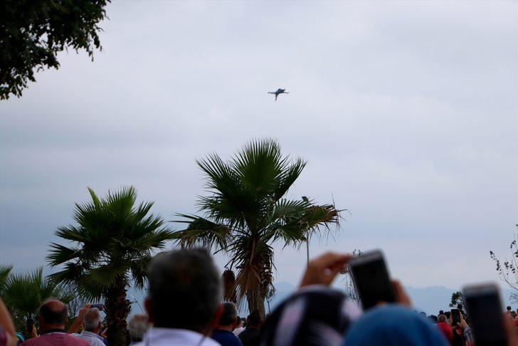 Herkes telefona sarıldı! İşte o an G4