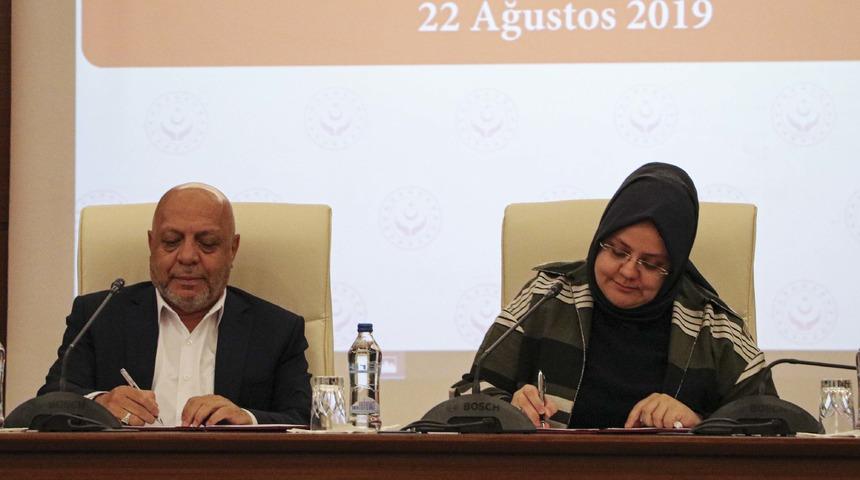 Kamu işçisi toplu iş sözleşmesi imzalandı