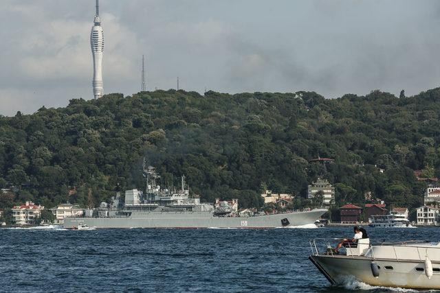 Rus gemisi Sezar Kunikov İstanbul Boğazı'ndan geçiş yaptı