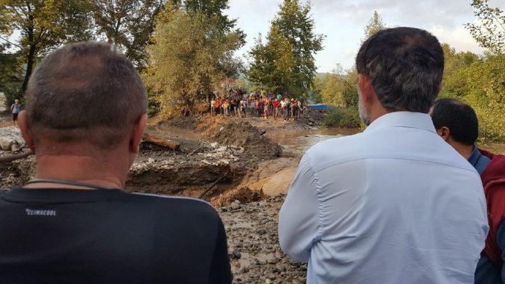 Düzce'de etkili olan yağış dereleri taşırdı G2