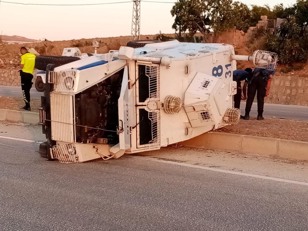 Son dakika: Hatay'da zırhlı polis aracı devrildi! Yaralılar var