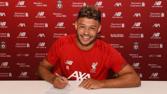 Liverpool, Alex Oxlade-Chamberlain'in sözleşmesini uzattı