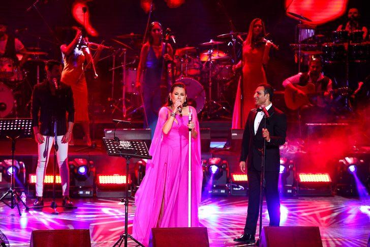 Deniz Seki ile Rafet El Roman aynı sahneyi paylaştı G4