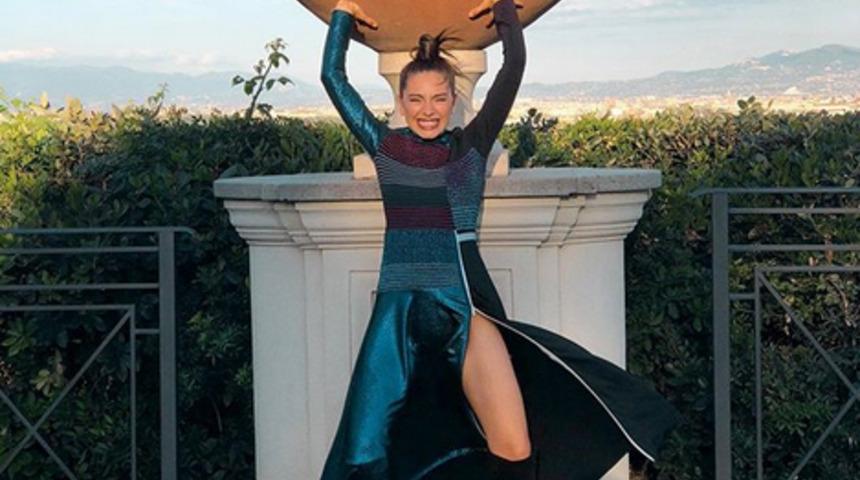 Hayranlarından Neslihan Atag&uuml;l'&uuml; duygulandıran doğum g&uuml;n&uuml; hediyesi