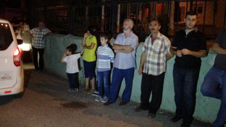 İzmit’te çökme tehlikesi bulunan 2 bina tahliye edildi G3