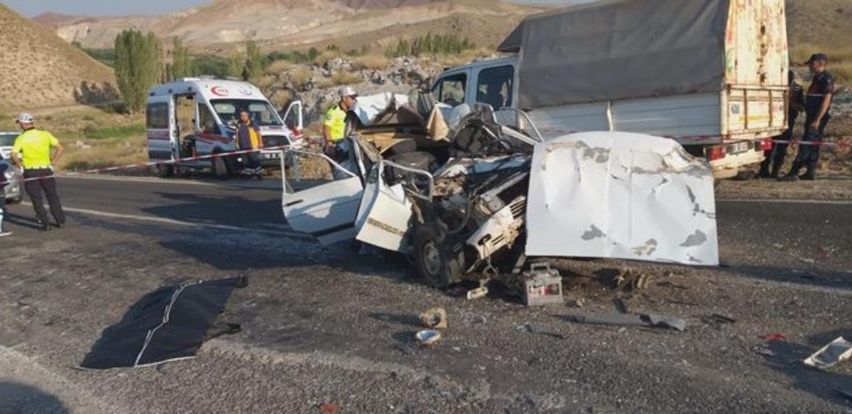 Aksaray'da korkun&ccedil; kaza! &Ouml;l&uuml; ve yaralılar var