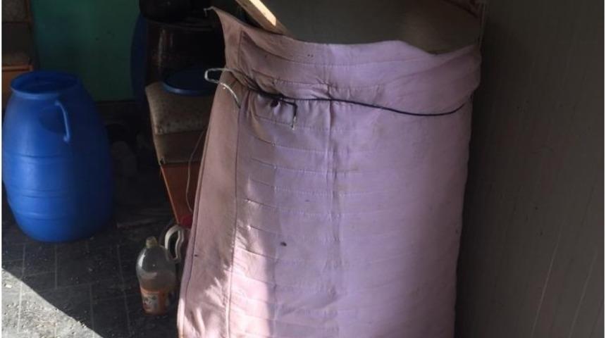 Konya&rsquo;da sahte i&ccedil;ki imalatı yapılan eve baskın