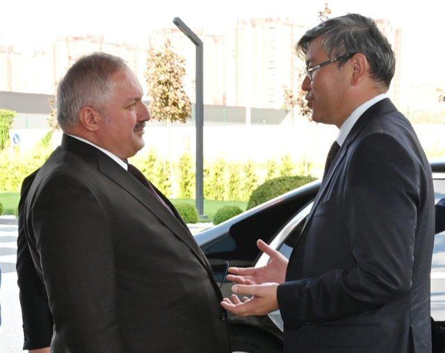 Kazakistan Büyükelçisi Saparbekuly Kayseri OSB’u Ziyaret Etti