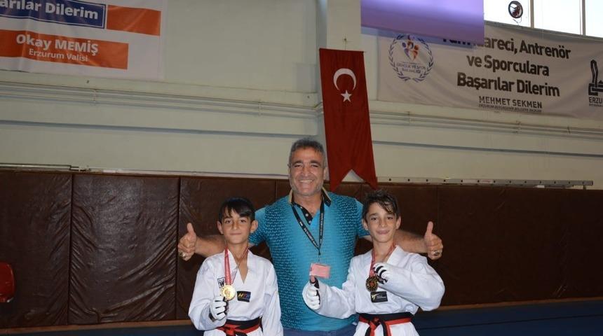 Erzurum&rsquo;da Aşkale r&uuml;zgarı ...