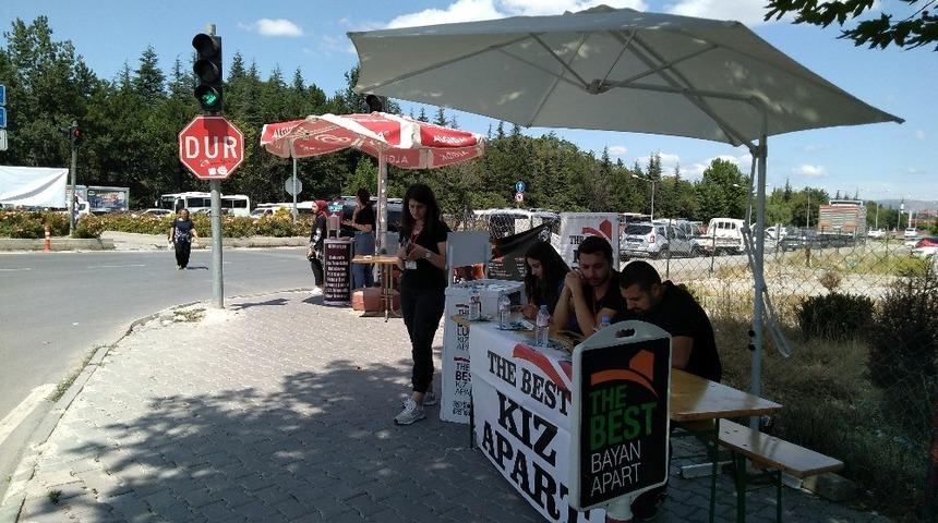 Yeni üniversiteli öğrenciler için apart stantları kuruldu