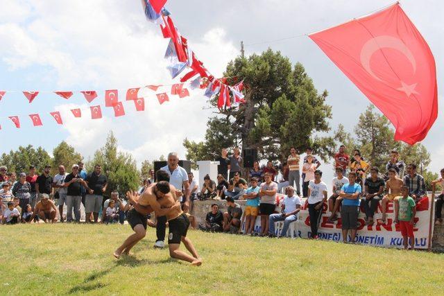 Silifke’de İmamuşaklılar Kırtıl dağında Yörük şenliği düzenledi