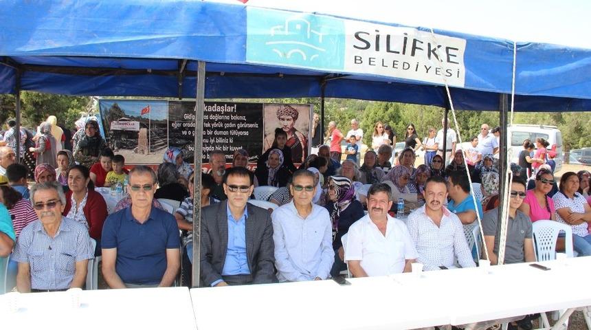 Silifke&rsquo;de İmamuşaklılar Kırtıl dağında Y&ouml;r&uuml;k şenliği d&uuml;zenledi