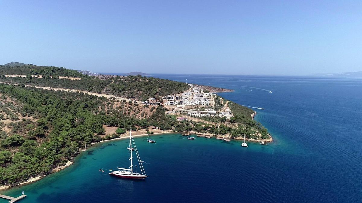 Bodrum'da durdurulan otel inşaatları havadan g&ouml;r&uuml;nt&uuml;lendi