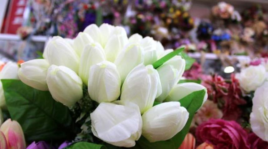 Gelin adaylarının gözdesi ıslak laleli buket