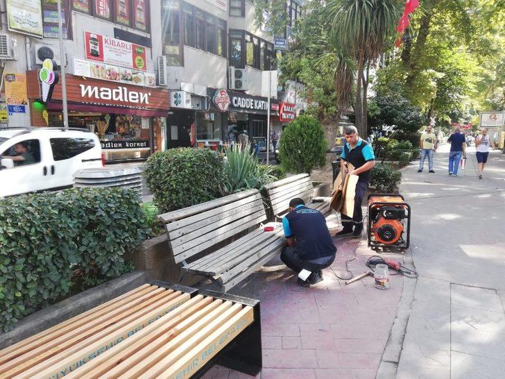 Yürüyüş yolunda banklar yenilendi G1