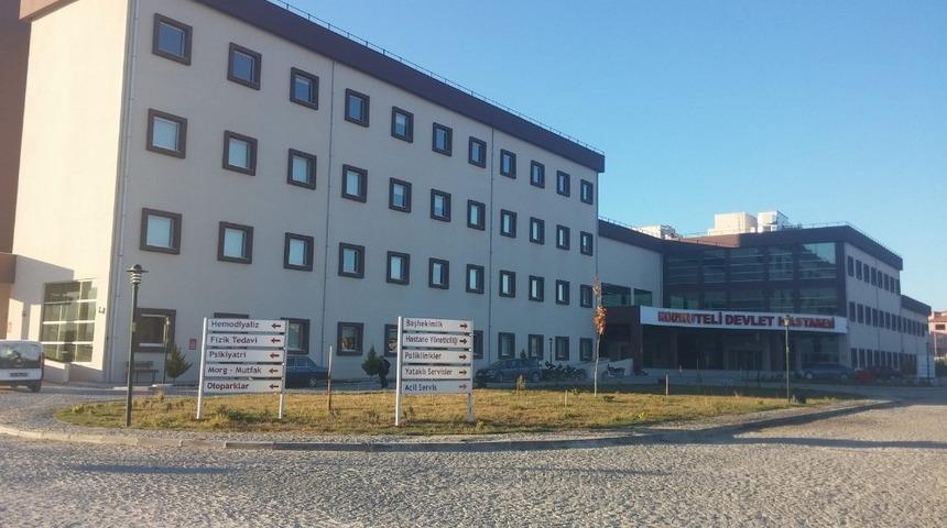 Antalya&rsquo;da besin zehirlenmesi ş&uuml;phesiyle 62 &ouml;ğrenci hastanelere başvurdu