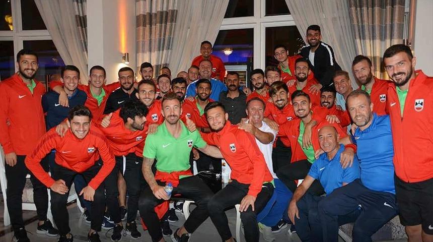 Diyarbekirspor’da doğum günü kutlaması