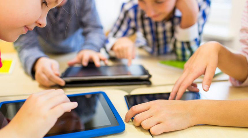 Uzun S&uuml;re Tablet ve Telefonlarla Vakit Ge&ccedil;iren &Ccedil;ocuklarda Hangi Davranış Bozuklukları Meydana Geliyor? 