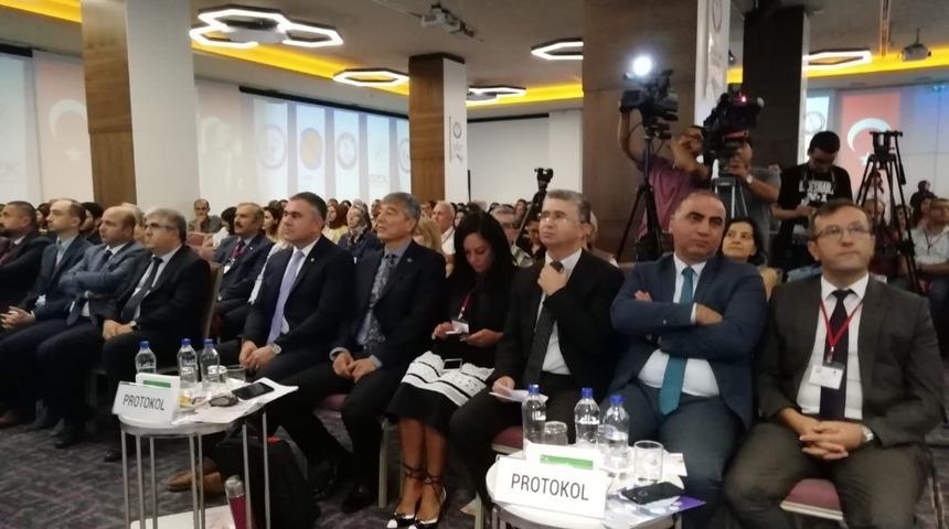 Erdoğan &Ccedil;olak: &ldquo;Sağlık ve ila&ccedil; alanında &ccedil;ok hızlı ve radikal d&ouml;n&uuml;ş&uuml;mler var"